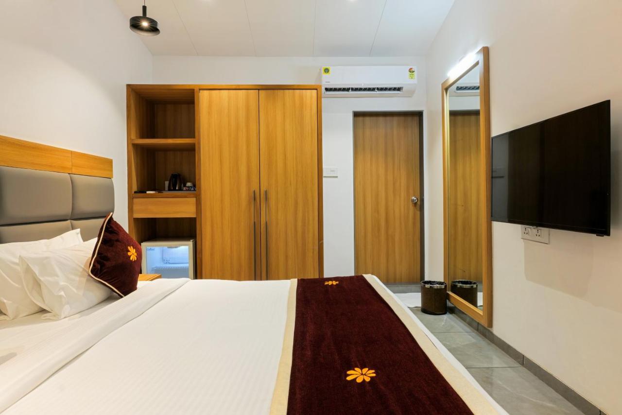 Gold Beach Villa Daman Εξωτερικό φωτογραφία