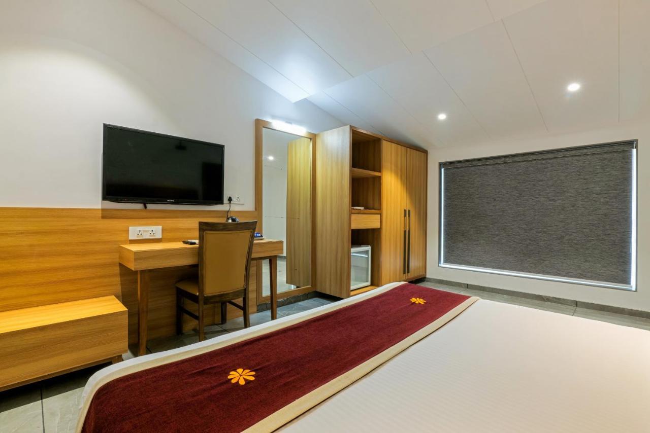 Gold Beach Villa Daman Εξωτερικό φωτογραφία